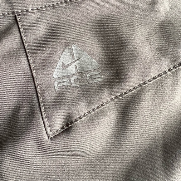 Nike ACG vented hiking short size 14 - Picture 11 of 12